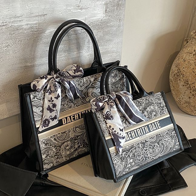 Women's Versatile Printed Hard Bottom Three-dimensional Tote Bag